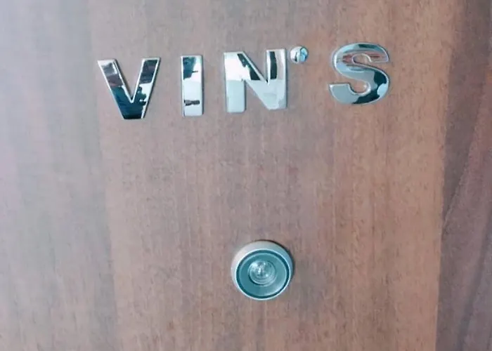 Vin's 아파트 Adro
